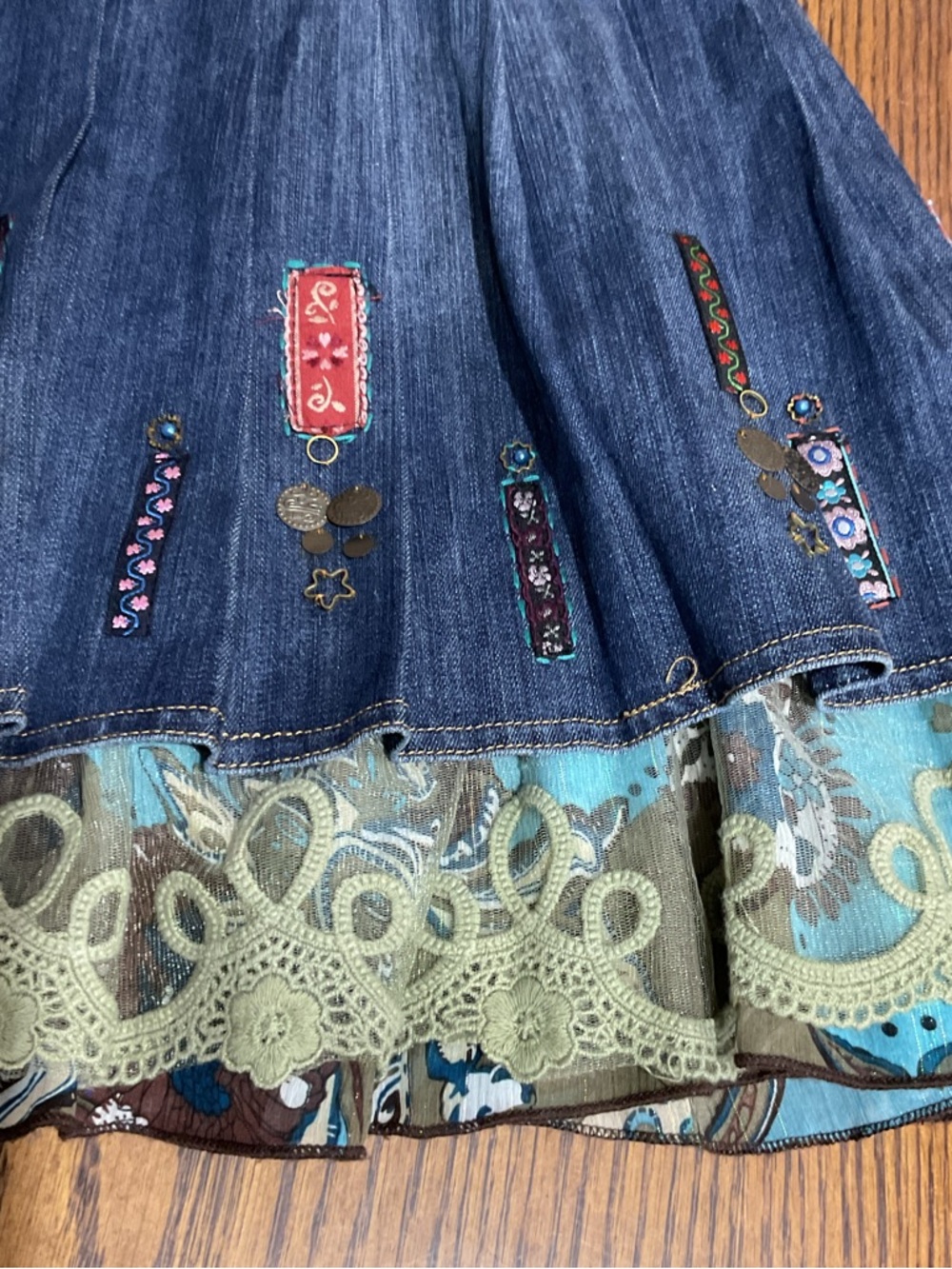 Boho Layered Embroidered Pleated Denim Midi Skirt w Green Lace Floral Hem - Picture 6 of 11